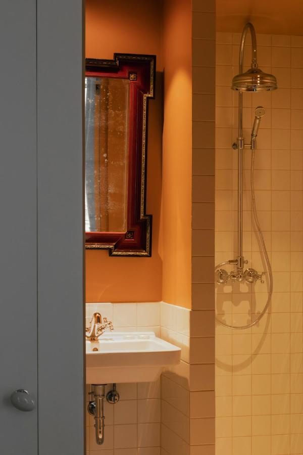 Pied A Terre Saint Honore Paris Exterior photo